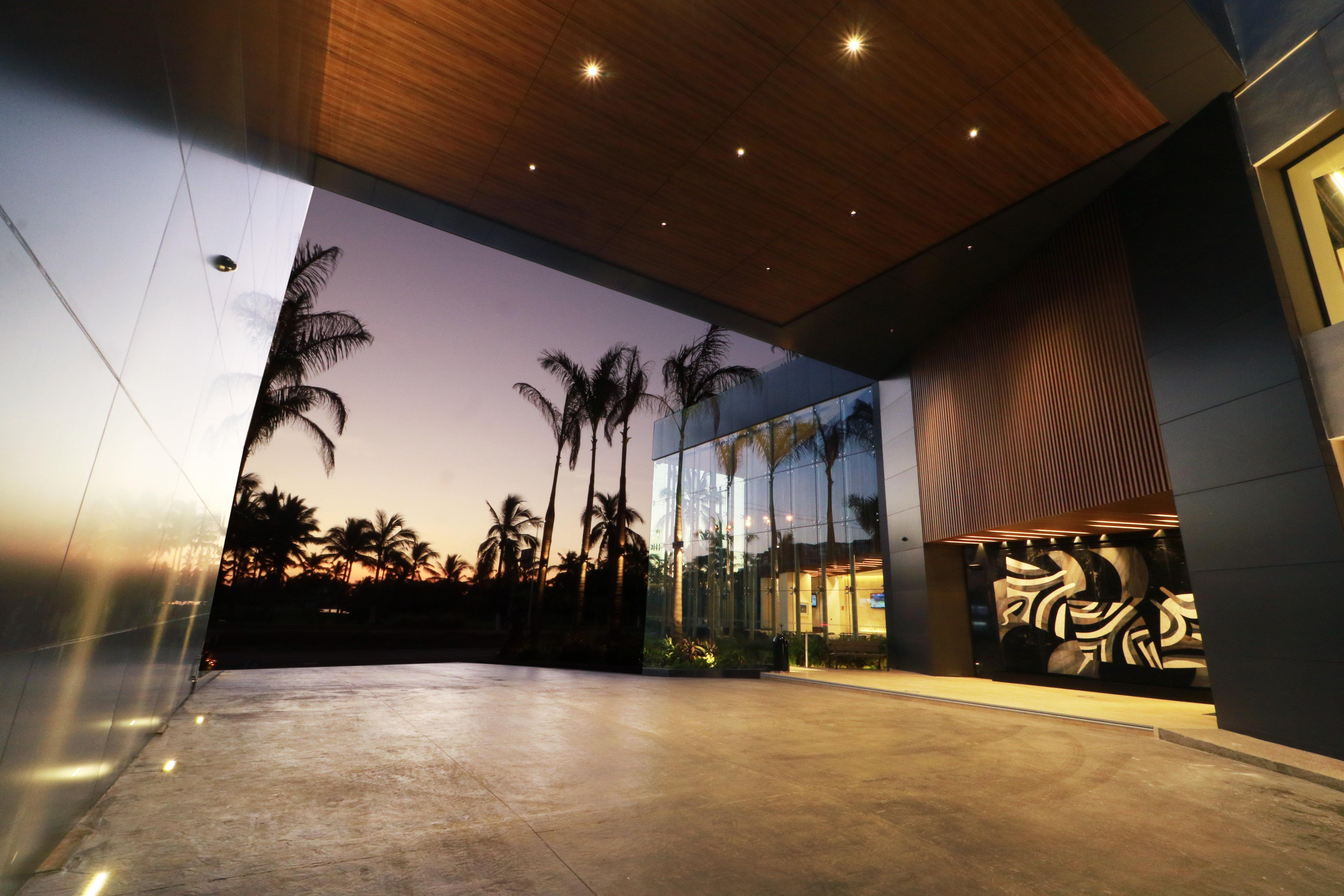 Holiday Inn & Suites - Puerto Vallarta Marina & Golf By Ihg Exteriör bild